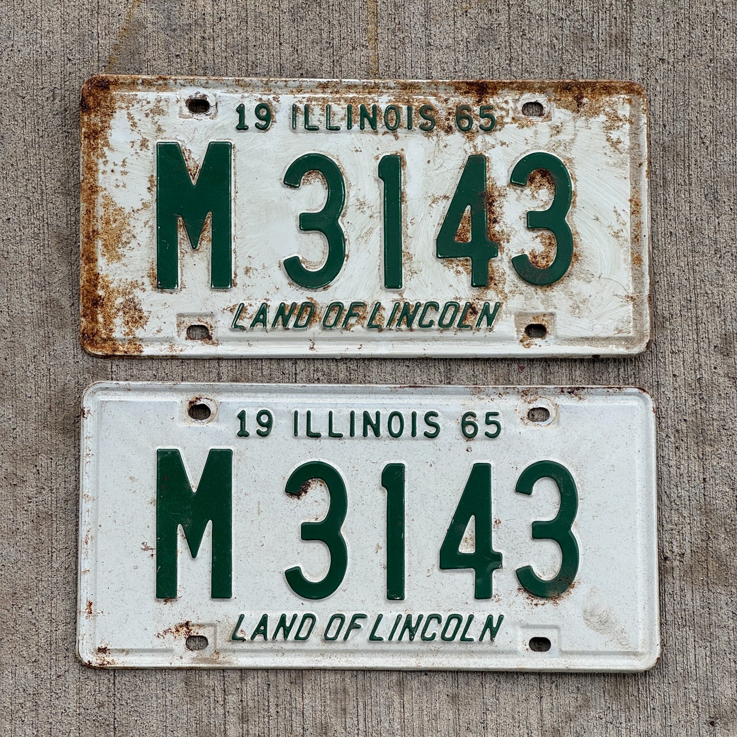 Photo of a 1965 Illinois Municipal License Plate Pair Auto Tag Garage Decor Vintage M 3143 with original patina
