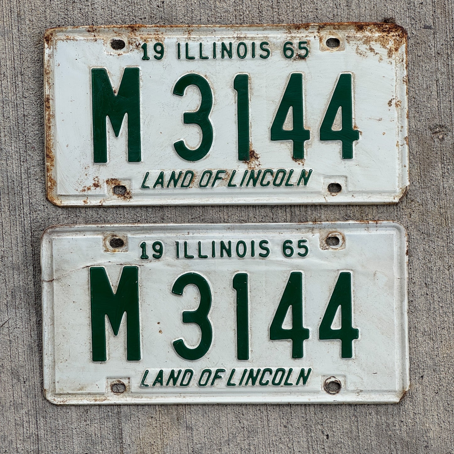 Photo of a 1965 Illinois Municipal License Plate Pair Auto Tag Garage Decor Vintage M 3144 with original patina