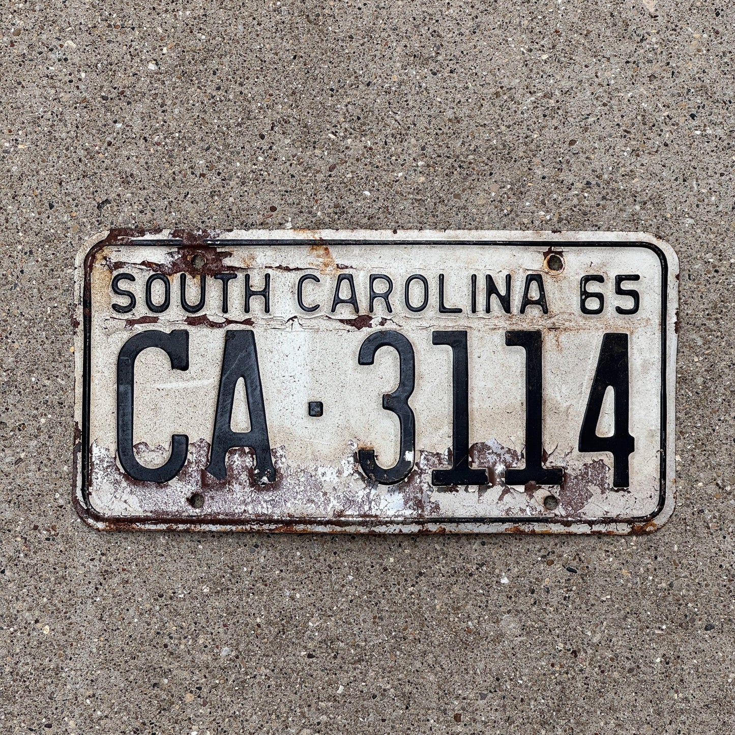 Photo of a 1965 South Carolina License Plate Auto Tag Garage Decor Vintage CA 3114