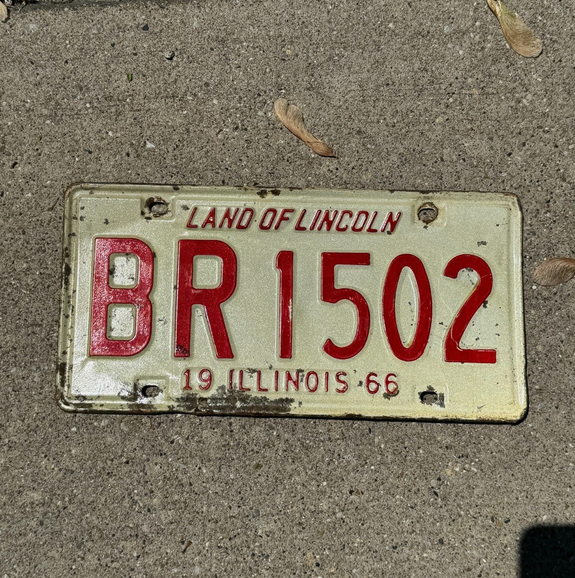 Photo of a 1966 Illinois License Plate Auto Tag Garage Decor Vintage BR 1502