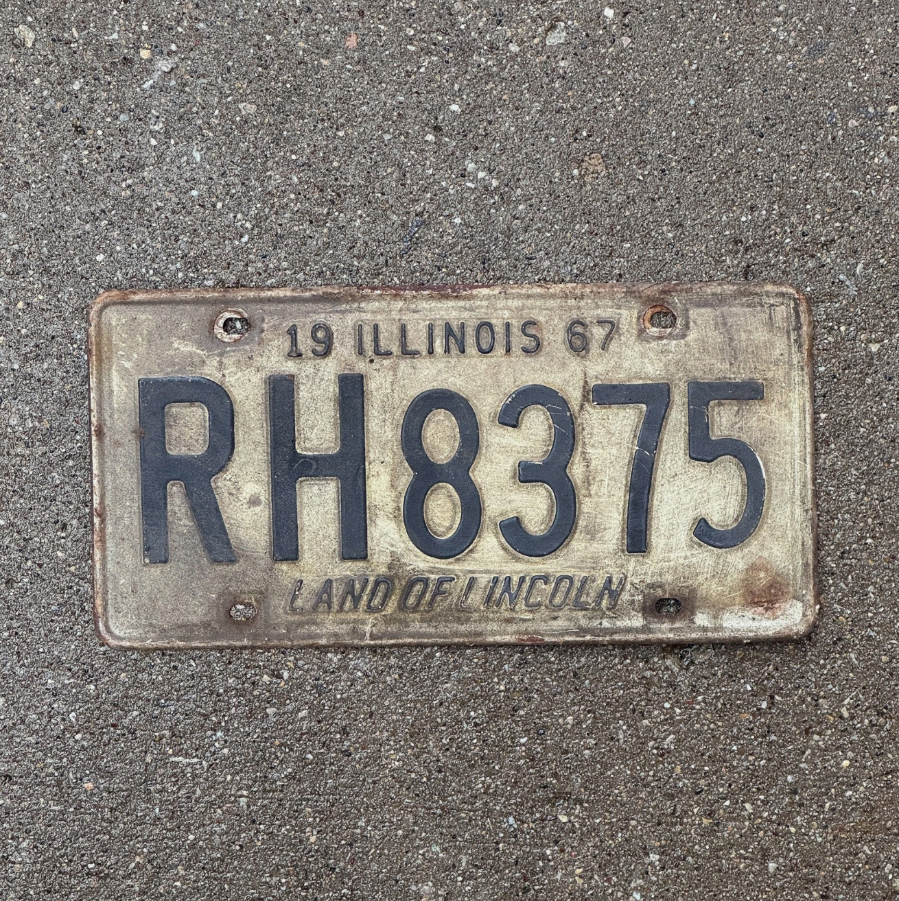 Photo of a 1967 Illinois License Plate Auto Tag Garage Decor Vintage RH 8375