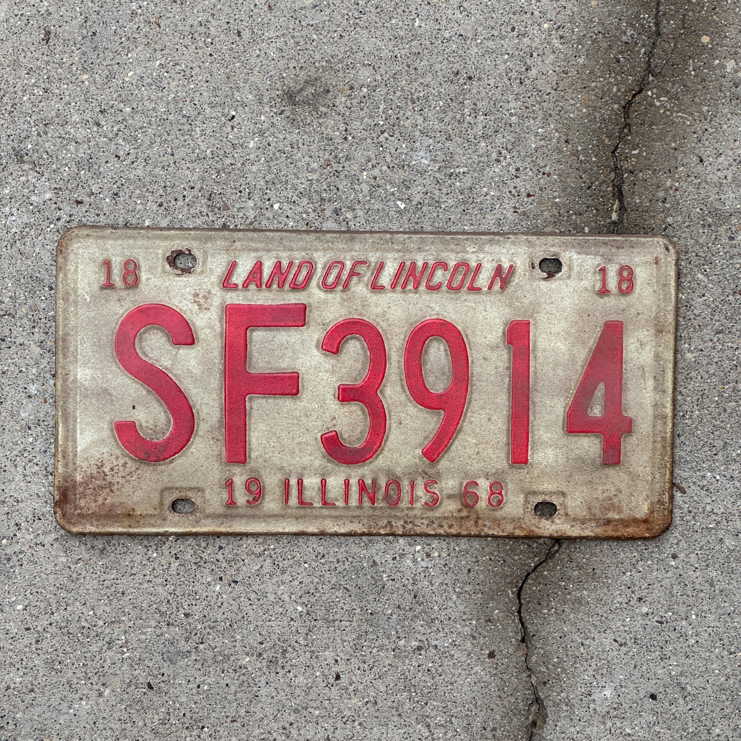 Photo of a 1968 Illinois License Plate Auto Tag Garage Decor Vintage SF 3914 with original patina