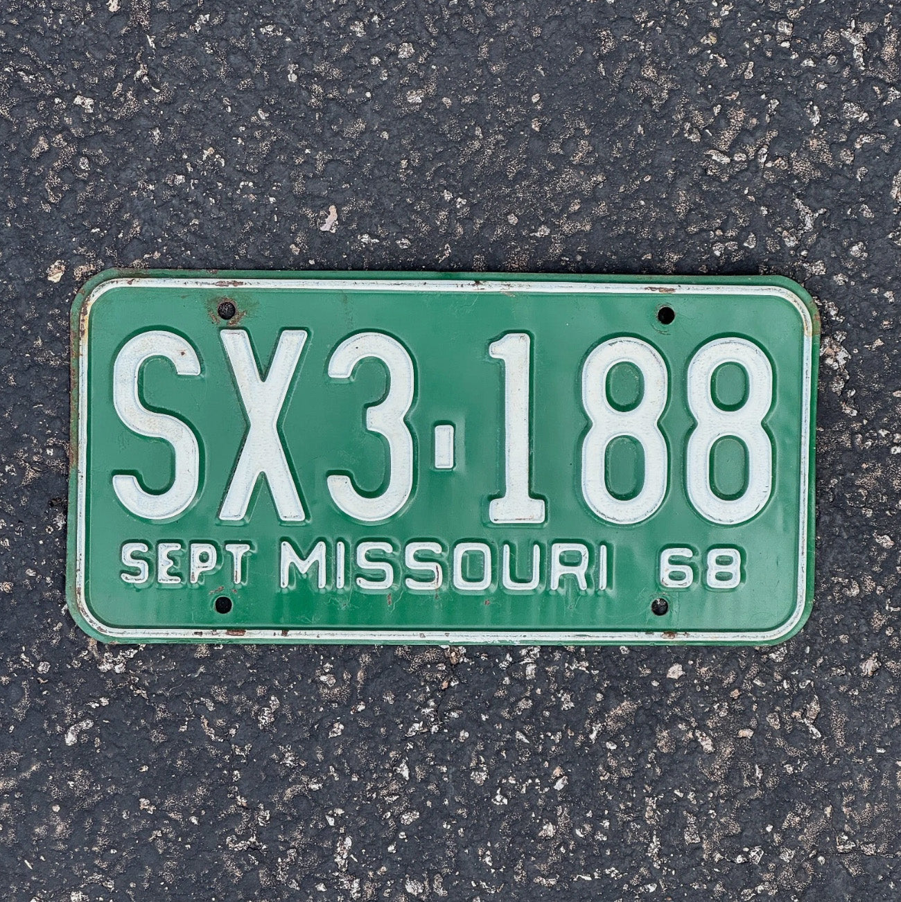 Photo of a 1968 Missouri License Plate Auto Tag Garage Decor Vintage SX3 188