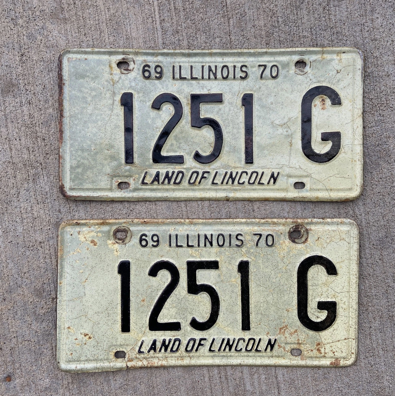 Photo of a 1969 1970 Illinois Truck License Plate Pair Auto Tag Garage Decor Vintage 1251 G with original patina