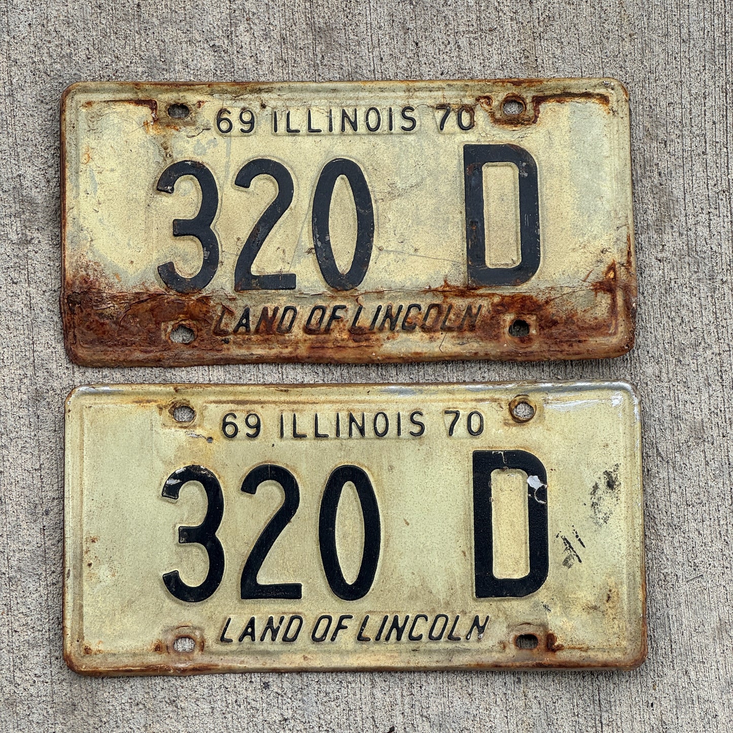 Photo of a 1969 1970 Illinois Truck License Plate Pair Auto Tag Garage Decor Vintage 320 D with original patina