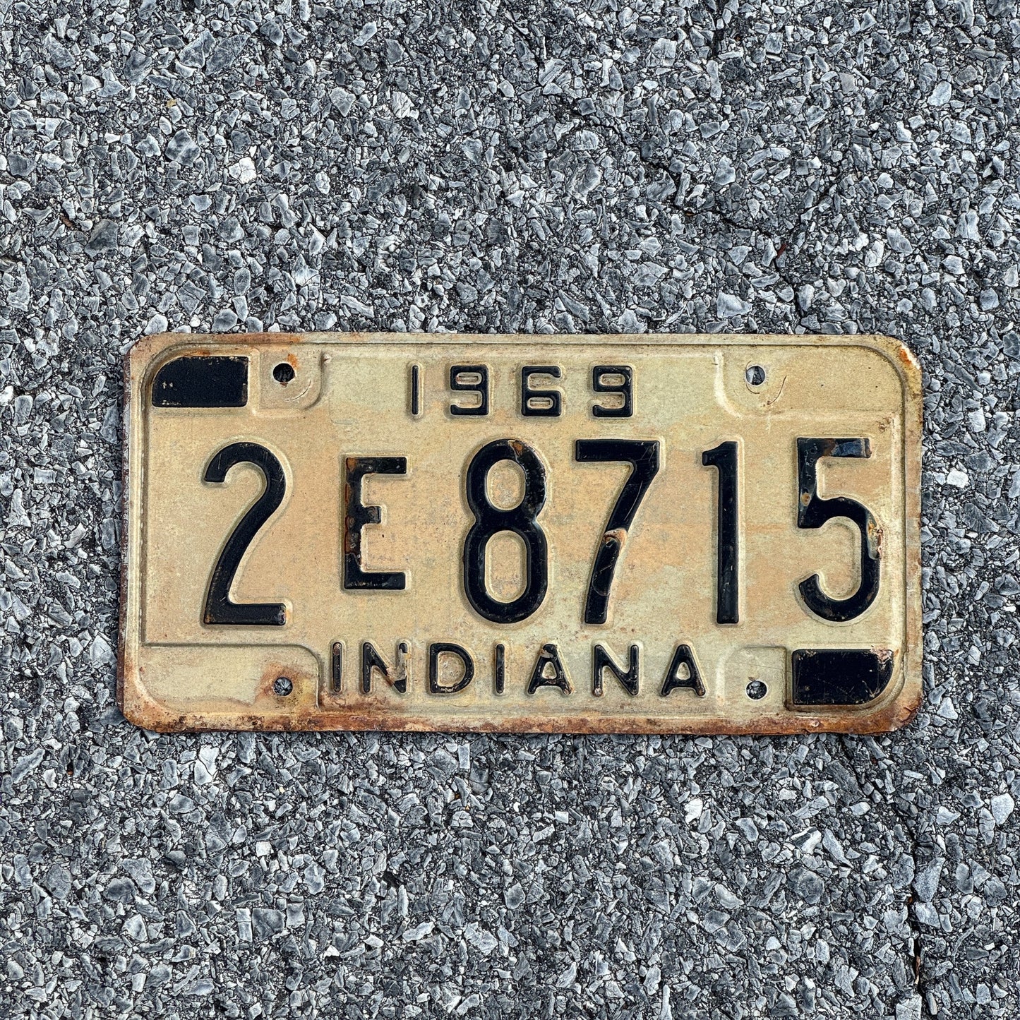 Photo of a 1969 Indiana License Plate Auto Tag Garage Decor Vintage 2E8715