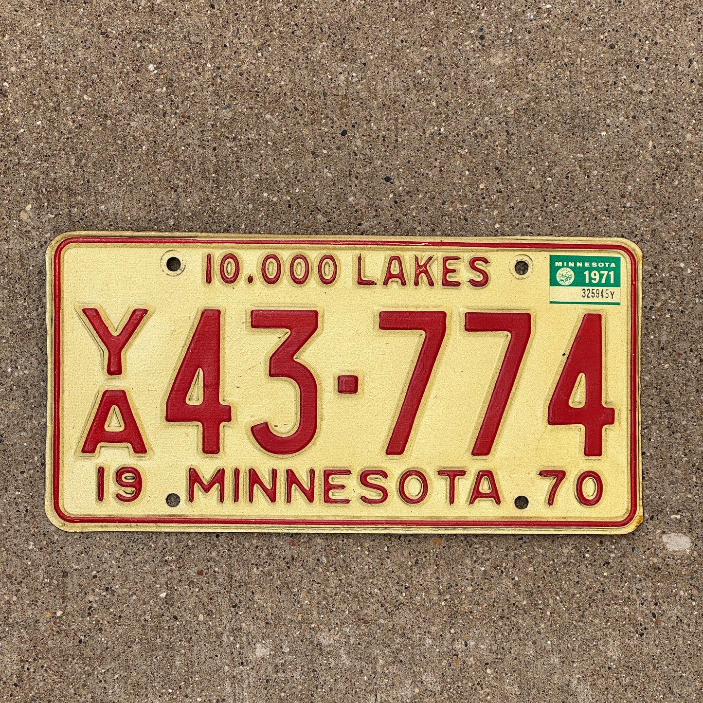 Photo of a 1970 1971 Minnesota License Plate Auto Tag Garage Decor Vintage 43774
