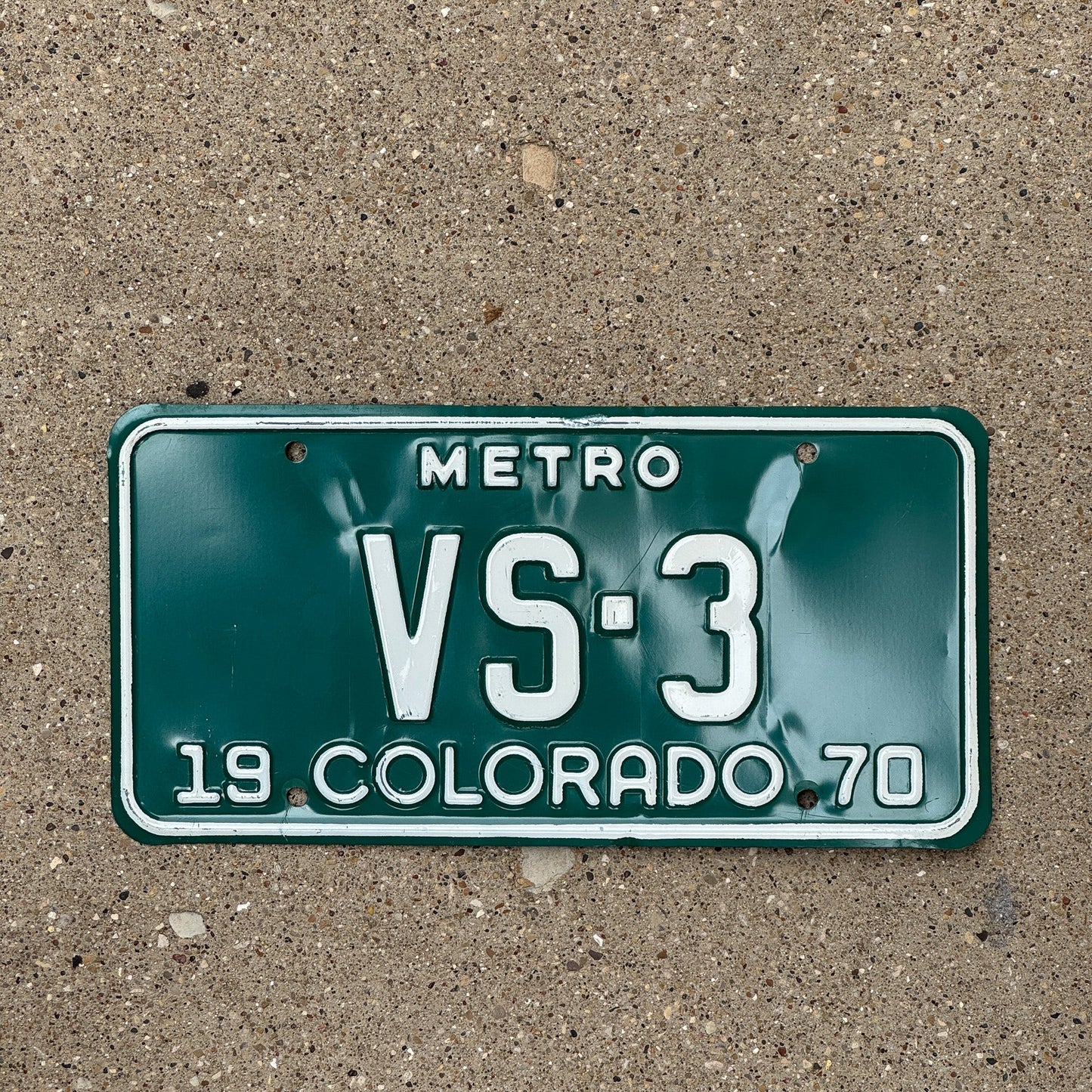 Photo of a 1970 Colorado Metro License Plate Auto Tag Garage Decor Vintage VS 3