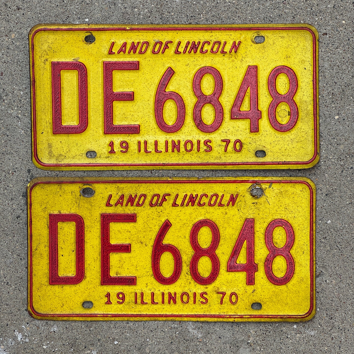 Photo of a 1970 Illinois License Plate Pair Auto Tag Garage Decor Vintage DE 6848 with original patina