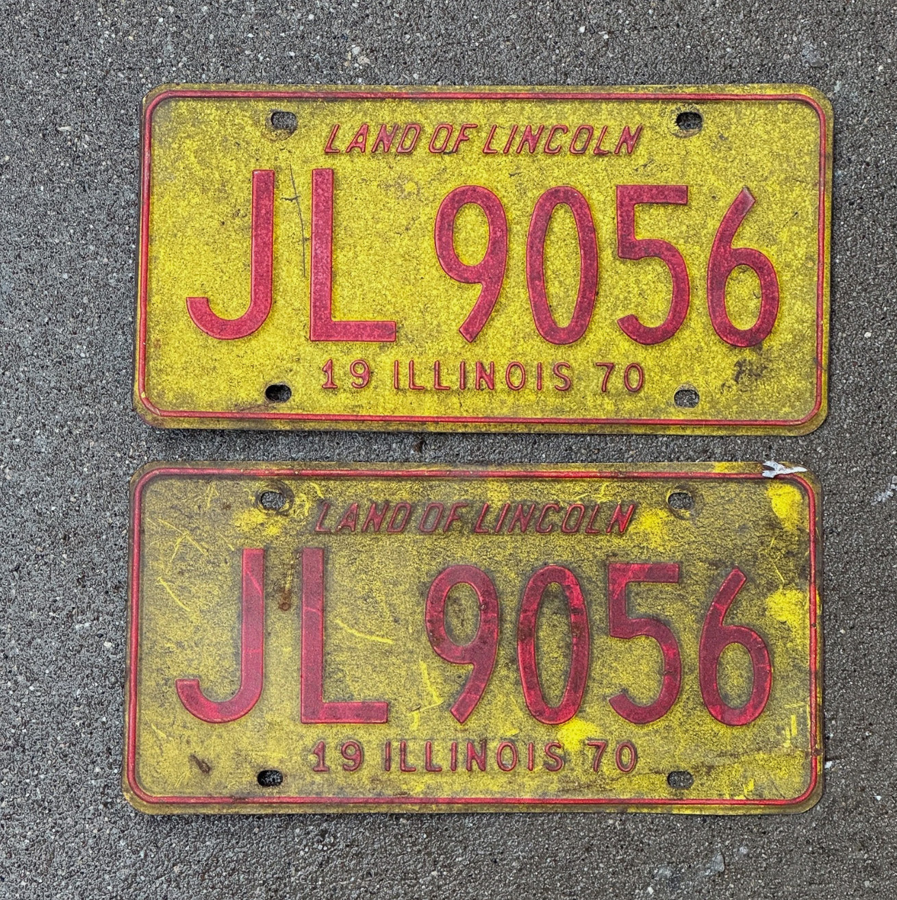 Photo of a 1970 Illinois License Plate Pair Auto Tag Garage Decor Vintage JL 9056