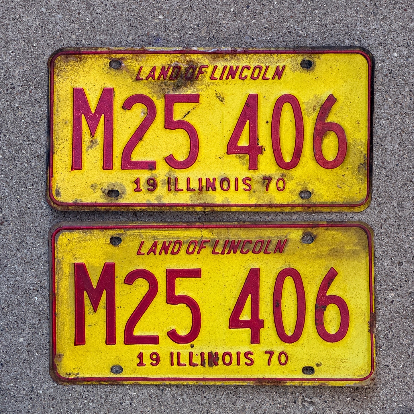 Photo of a 1970 Illinois Municipal License Plate Pair Auto Tag Garage Decor Vintage M 25 406 with original patina