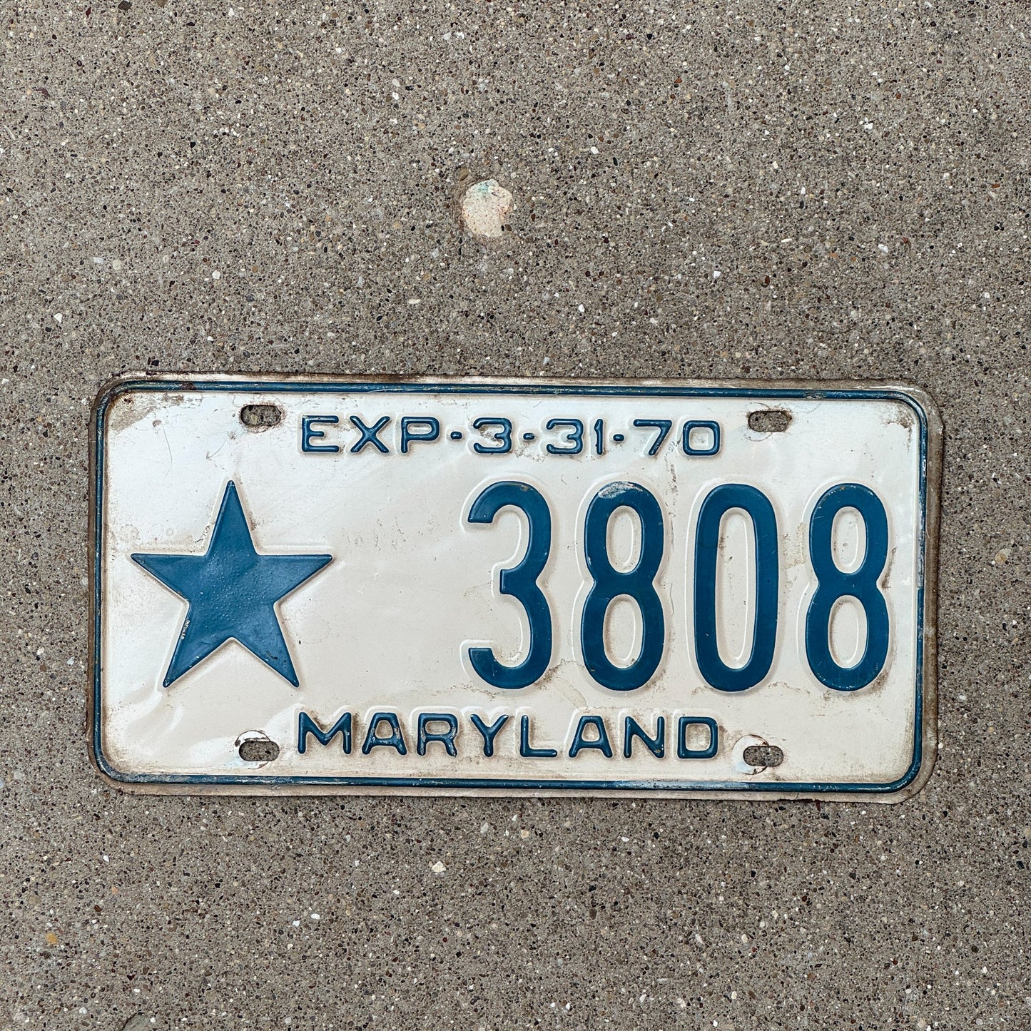Photo of a 1970 Maryland Local Government License Plate Auto Tag Garage Decor Vintage Star 3808