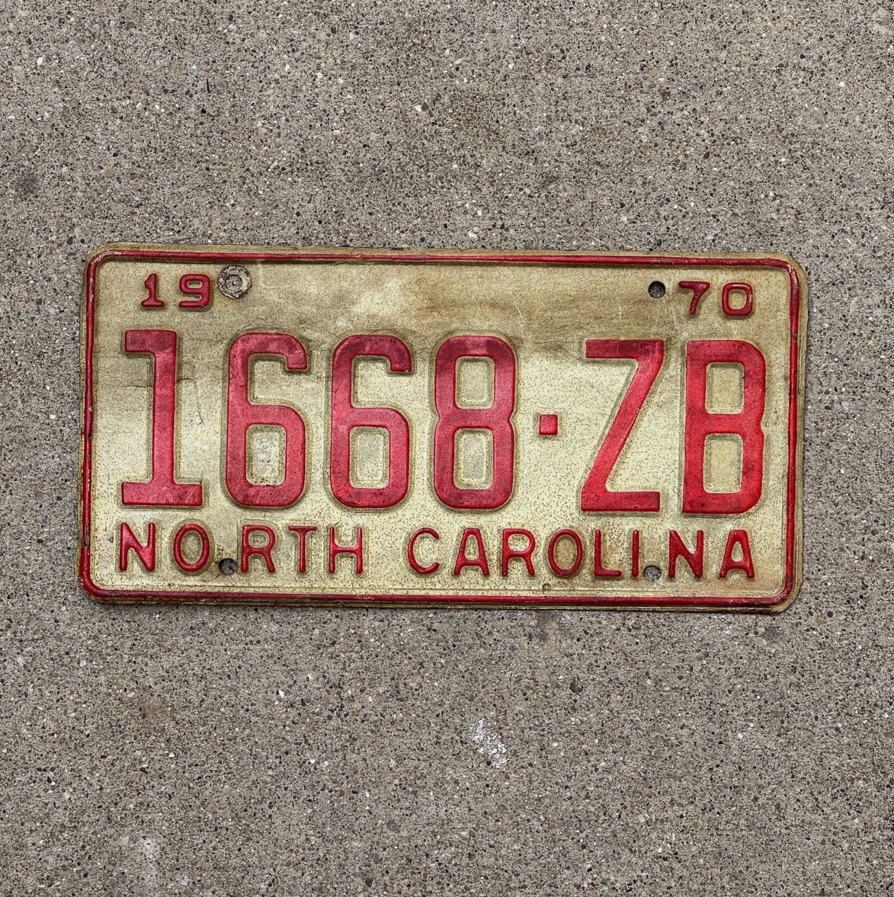 Photo of a 1970 North Carolina License Plate Auto Tag Garage Decor Vintage 1668 ZB