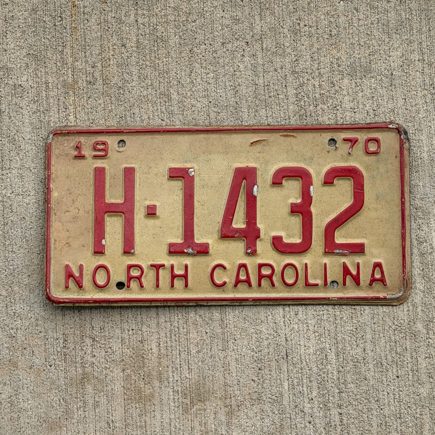 Photo of a 1970 North Carolina License Plate Auto Tag Garage Decor Vintage H 1432 with original patina