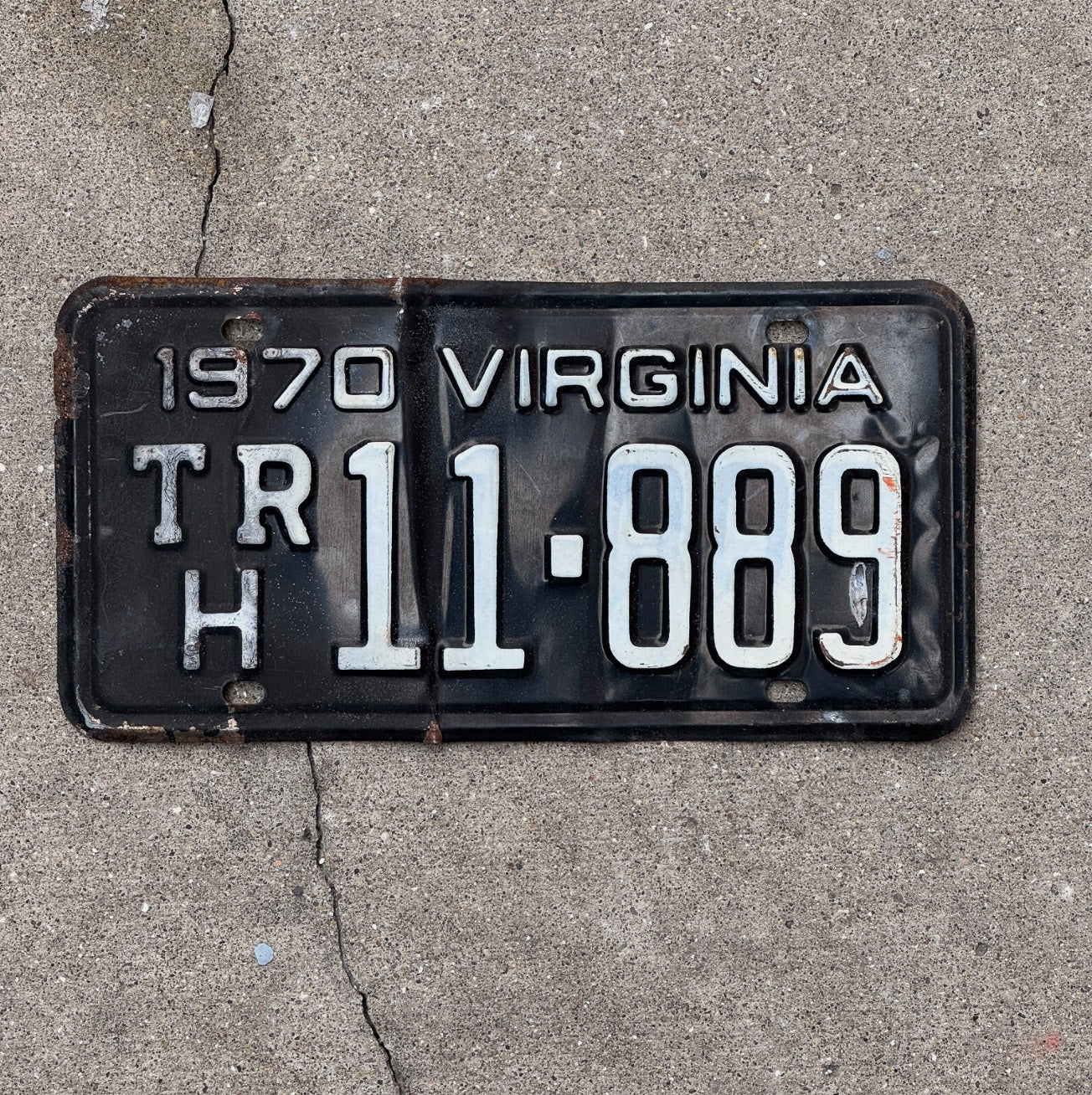 Photo of a 1970 Virginia Trailer for Hire License Plate Auto Tag Garage Vintage TRH 11 889