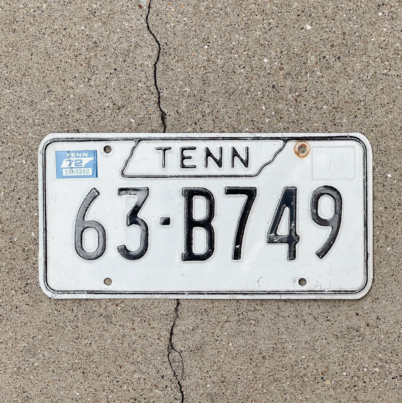 Photo of a 1971 1972 Tennessee License Plate Auto Tag Garage Decor Vintage 63 B749 with original patina