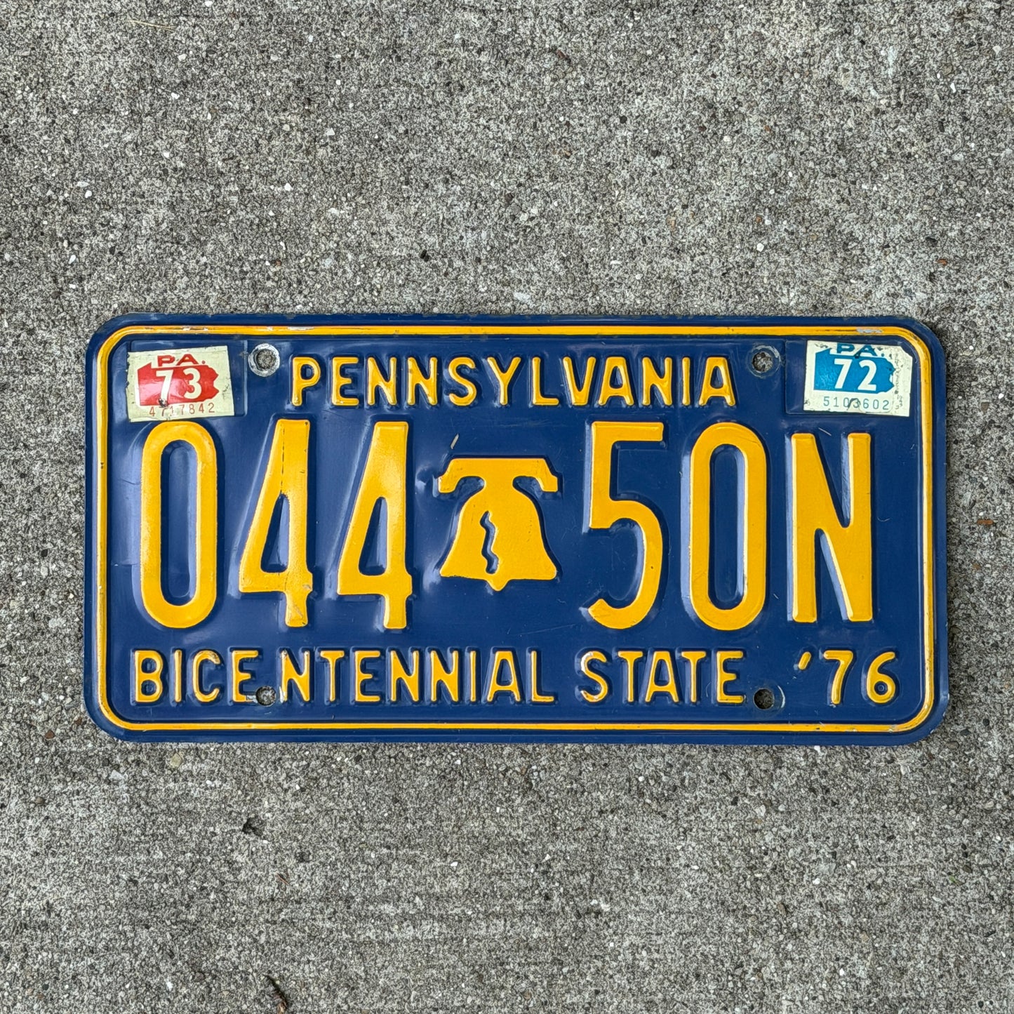 Photo of a 1971 1973 Pennsylvania License Plate Auto Tag Garage Decor Vintage Bicentennial Liberty Bell 044 50N with original patina