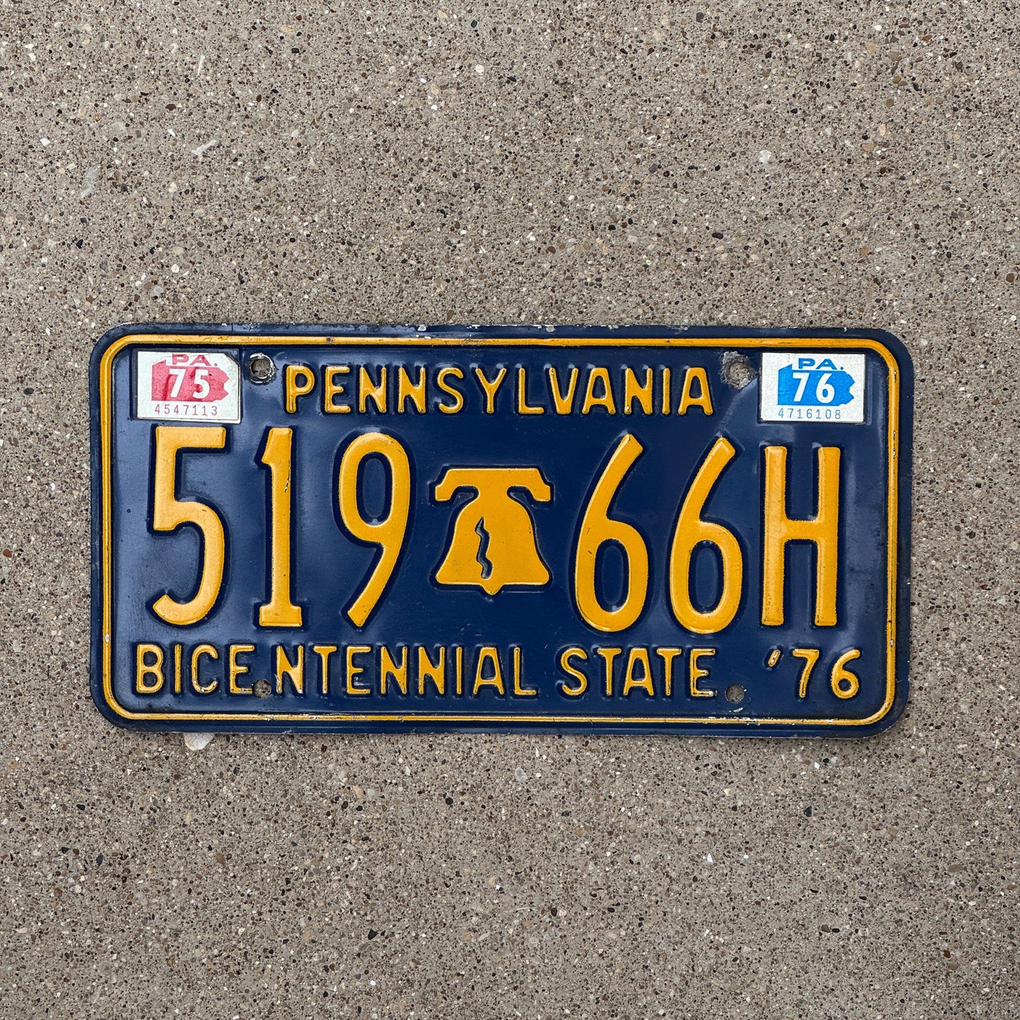 Photo of a 1971 1976 Pennsylvania License Plate Auto Tag Garage Decor Vintage Liberty Bell 519 66H