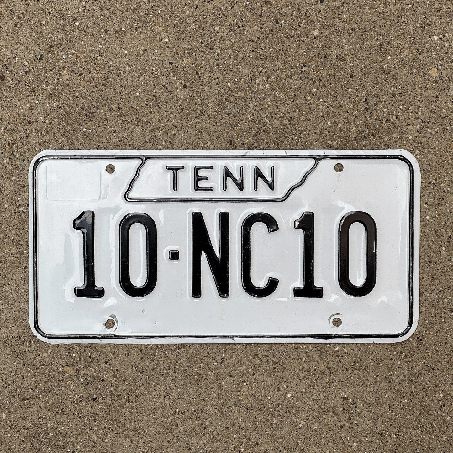 Photo of a 1971 1976 Tennessee License Plate Auto Tag Garage Decor Vintage 10 NC10