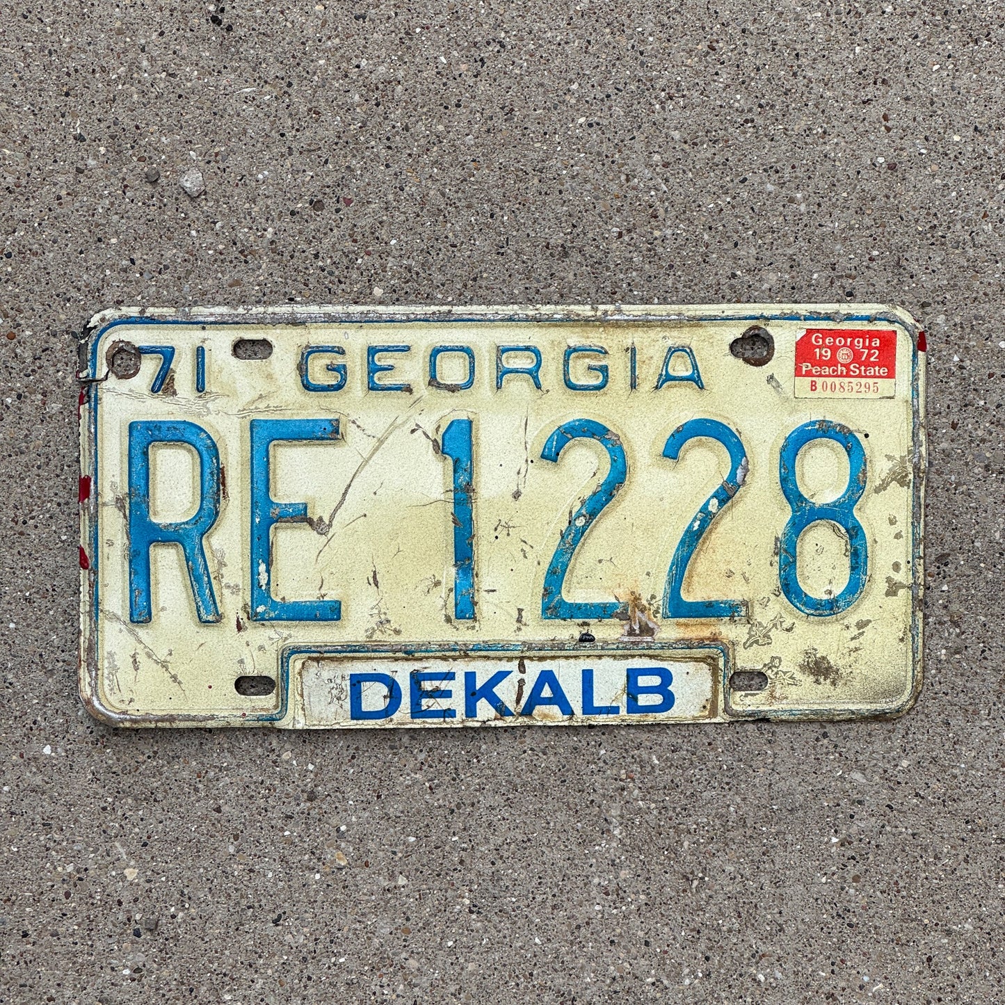 Photo of a 1971 Georgia License Plate Auto Tag Garage Decor Vintage Dekalb RE 1228