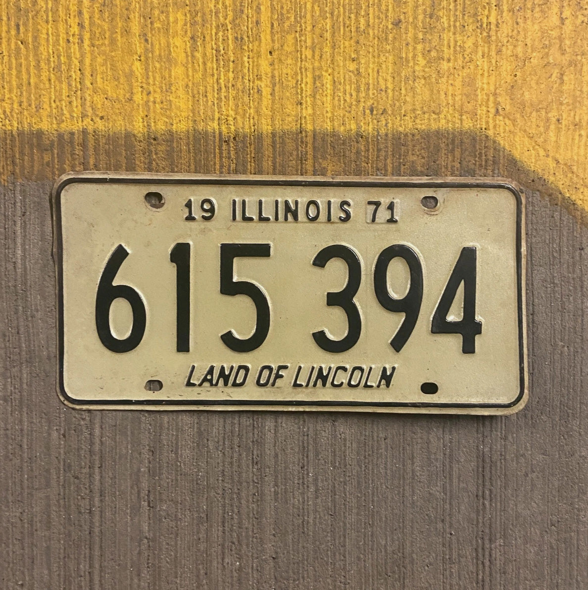 Photo of a 1971 Illinois License Plate Auto Tag 2 Garage Decor 615 394