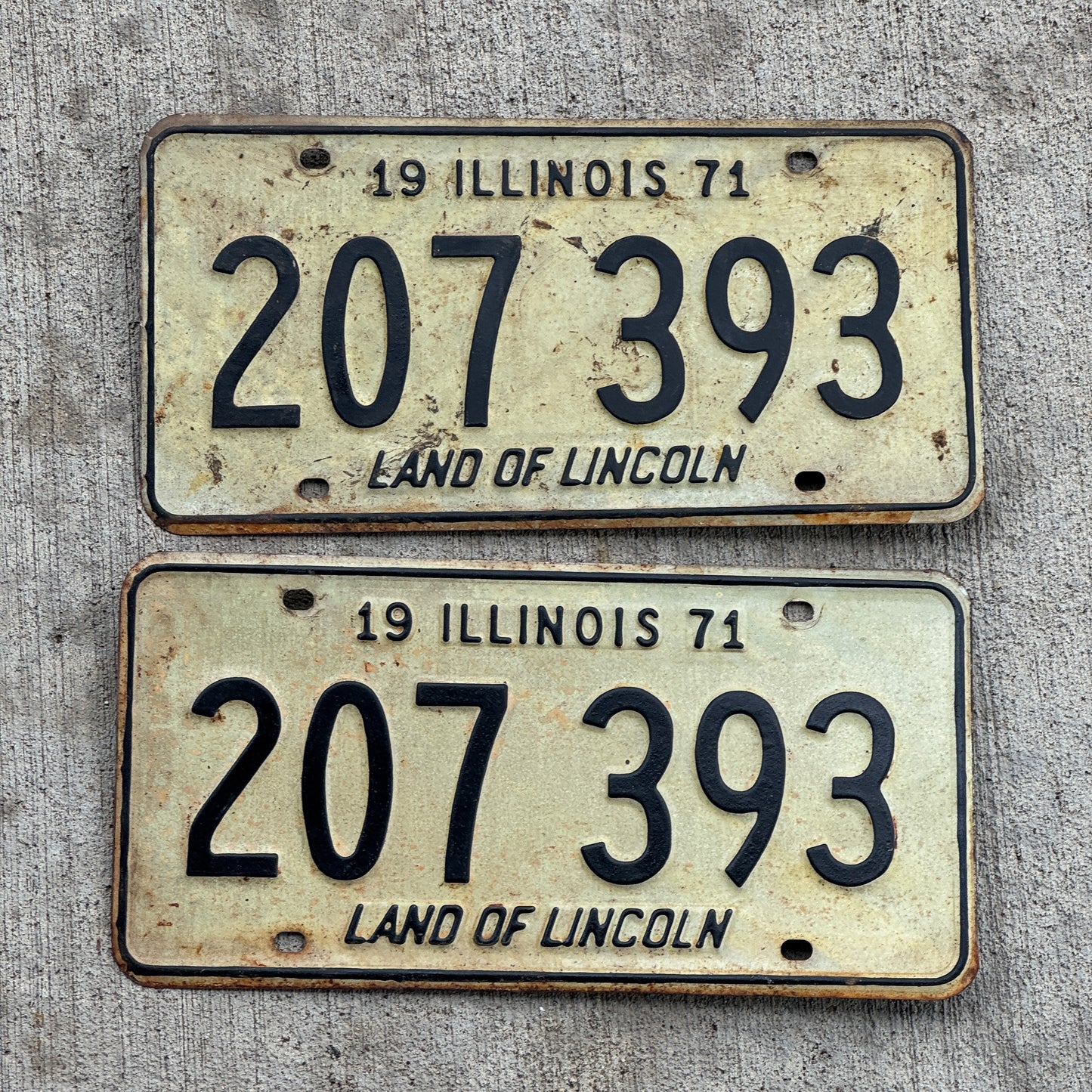 Photo of a 1971 Illinois License Plate Pair Auto Tag Garage Decor Vintage 207 393 with original patina