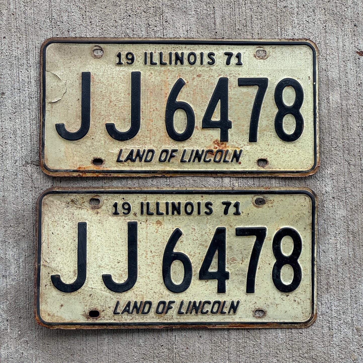 Photo of a 1971 Illinois License Plate Pair Auto Tag Garage Decor Vintage JJ 6478 with original patina