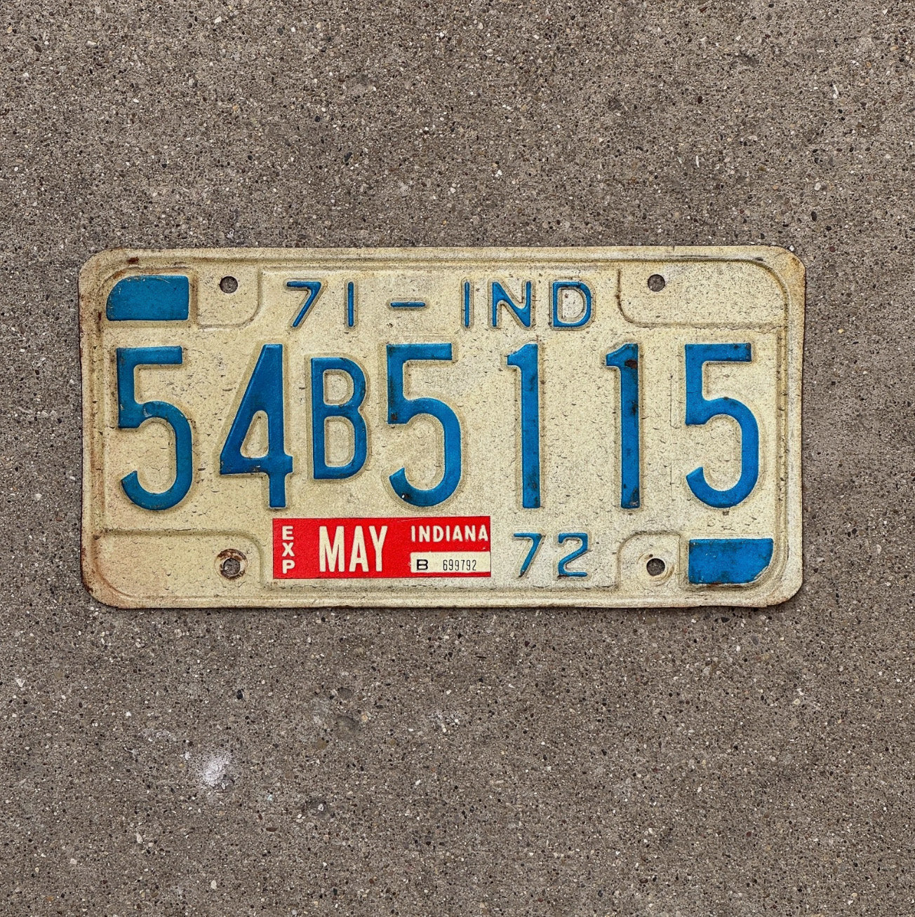 Photo of a 1971 Indiana License Plate Auto Tag Garage Decor 54 B 5115
