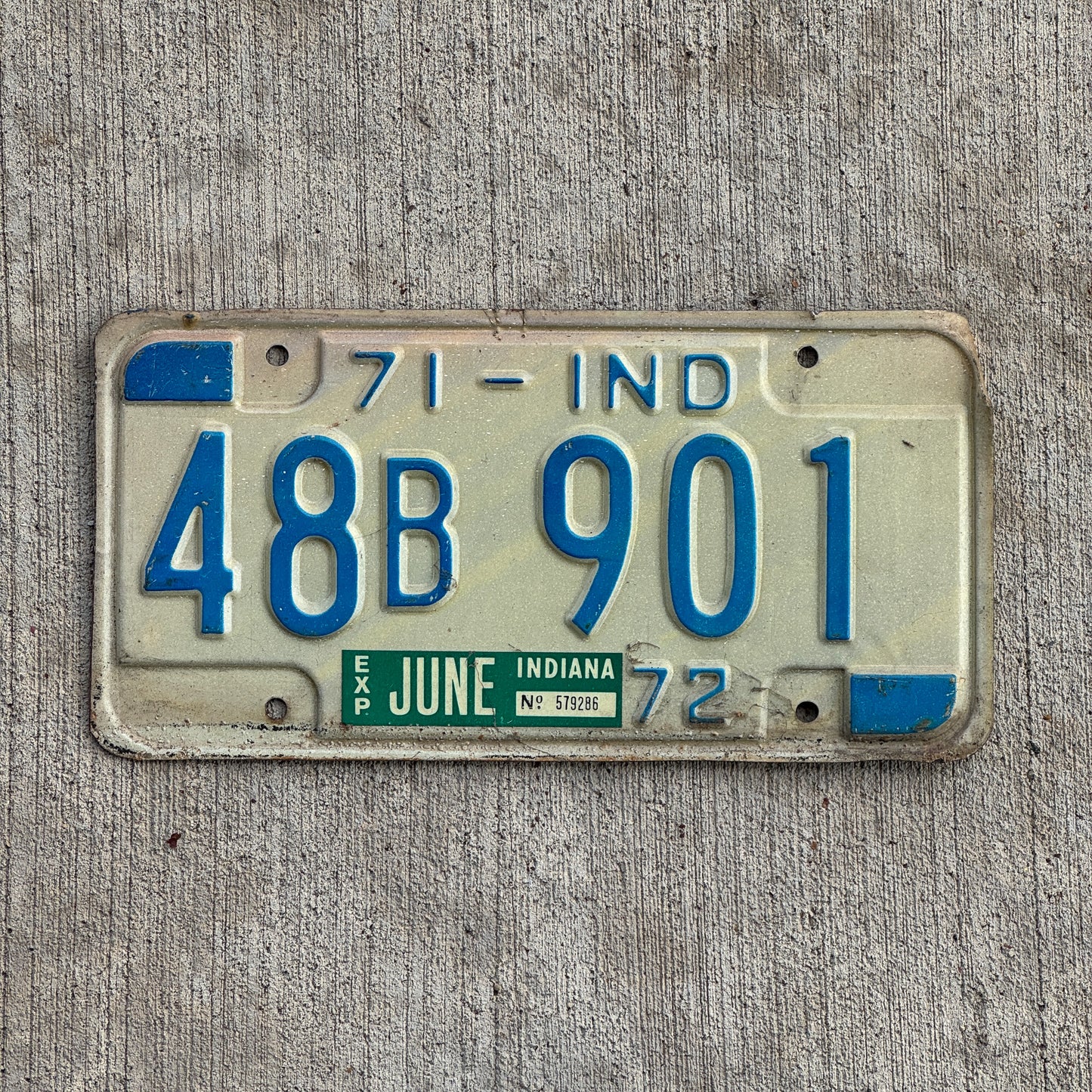 Photo of a 1971 Indiana License Plate Auto Tag Garage Decor Vintage 48 B 901 with original patina