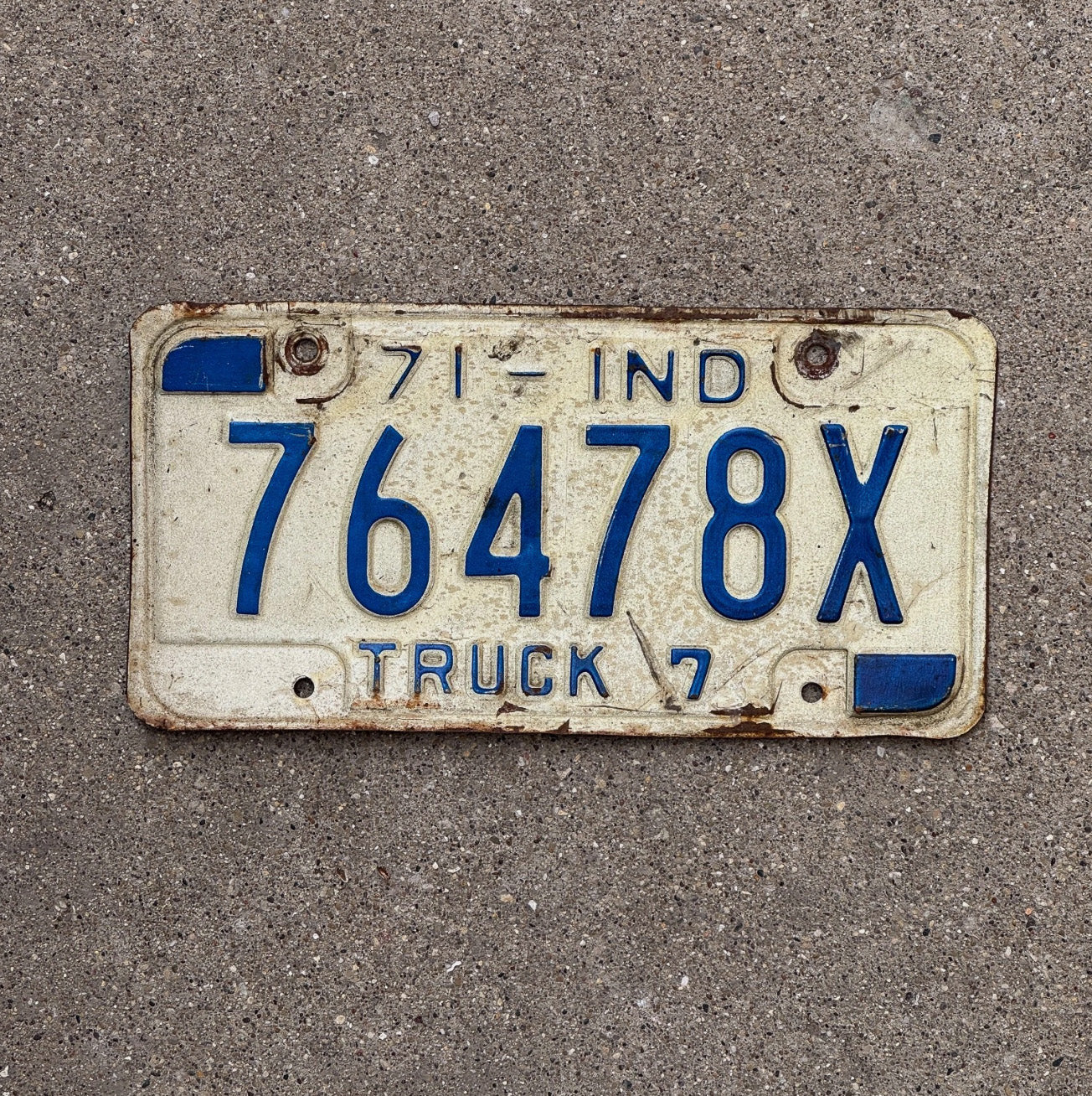Photo of a 1971 Indiana Truck License Plate Auto Tag Garage Decor 76478 X