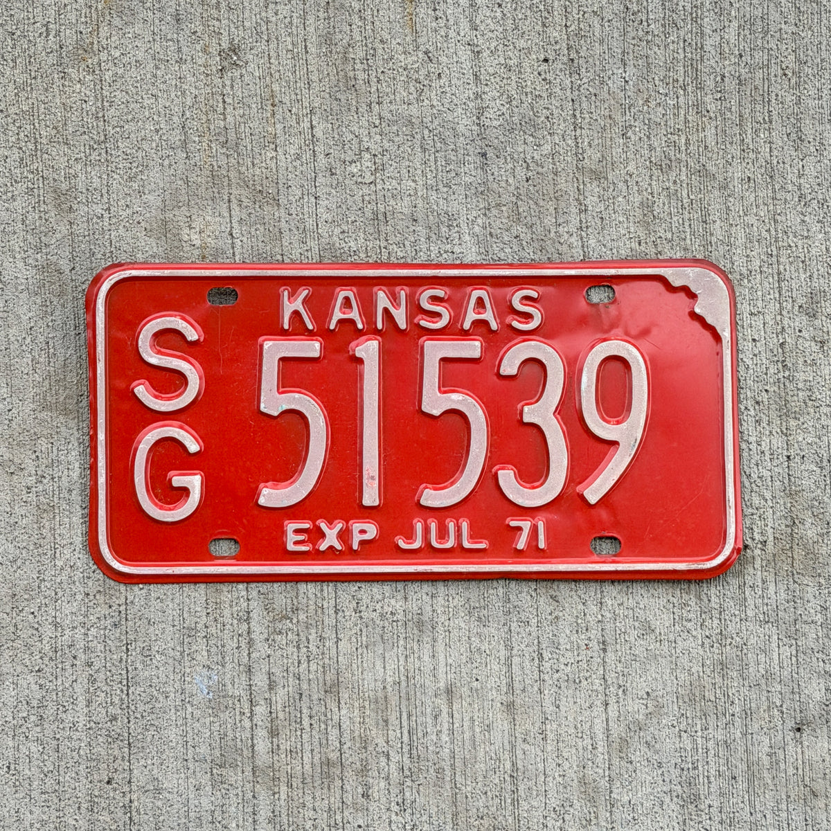 Photo of a 1971 Kansas License Plate Auto Tag Garage Decor Vintage SG 51539 with original patina