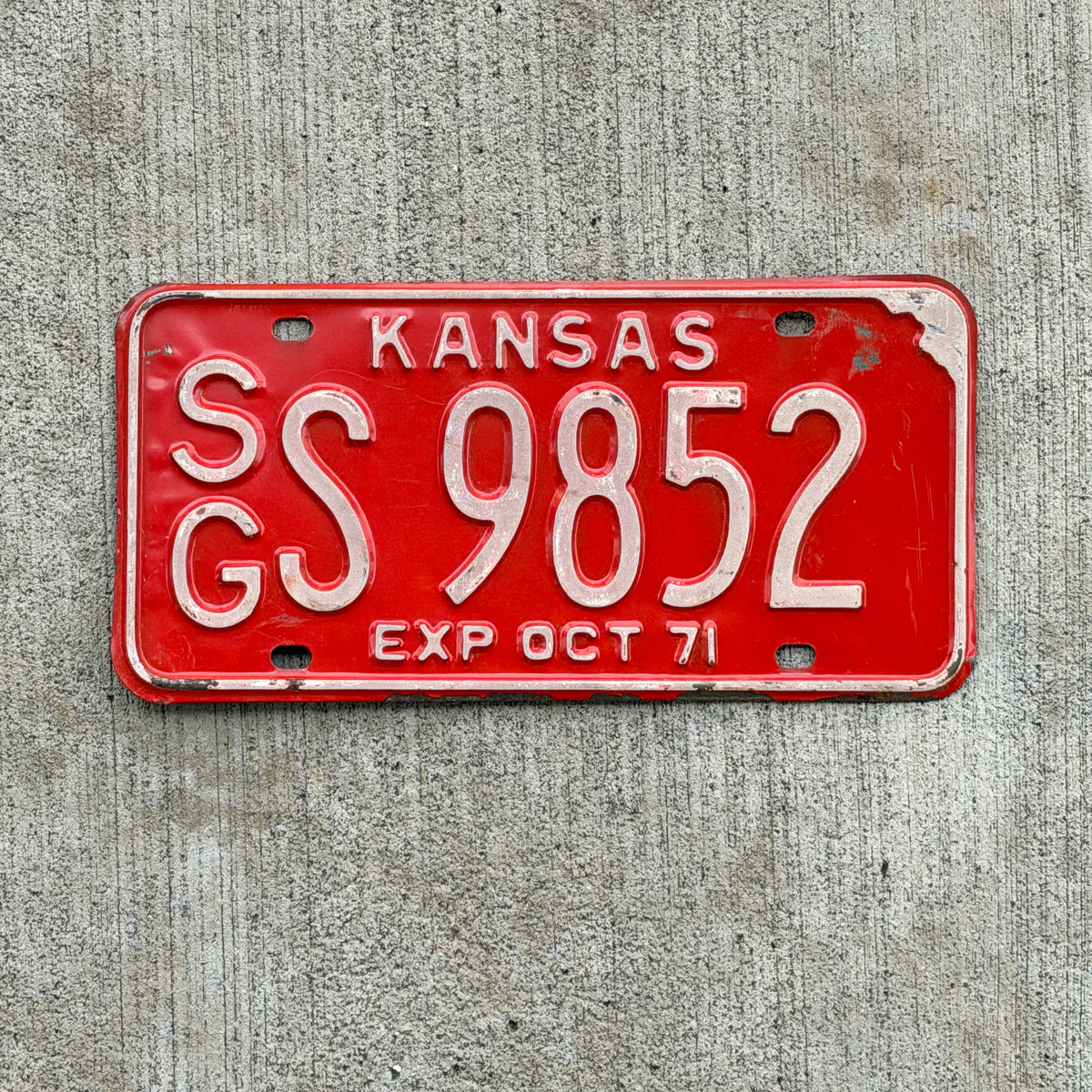 Photo of a 1971 Kansas License Plate Auto Tag Garage Decor Vintage SG S 9852 with original patina