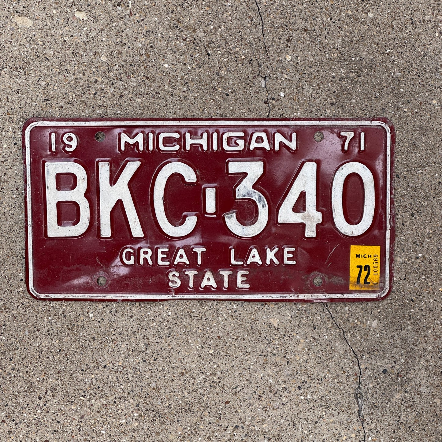 Photo of a 1971 Michigan License Plate Auto Tag Garage Decor Vintage BKC 340