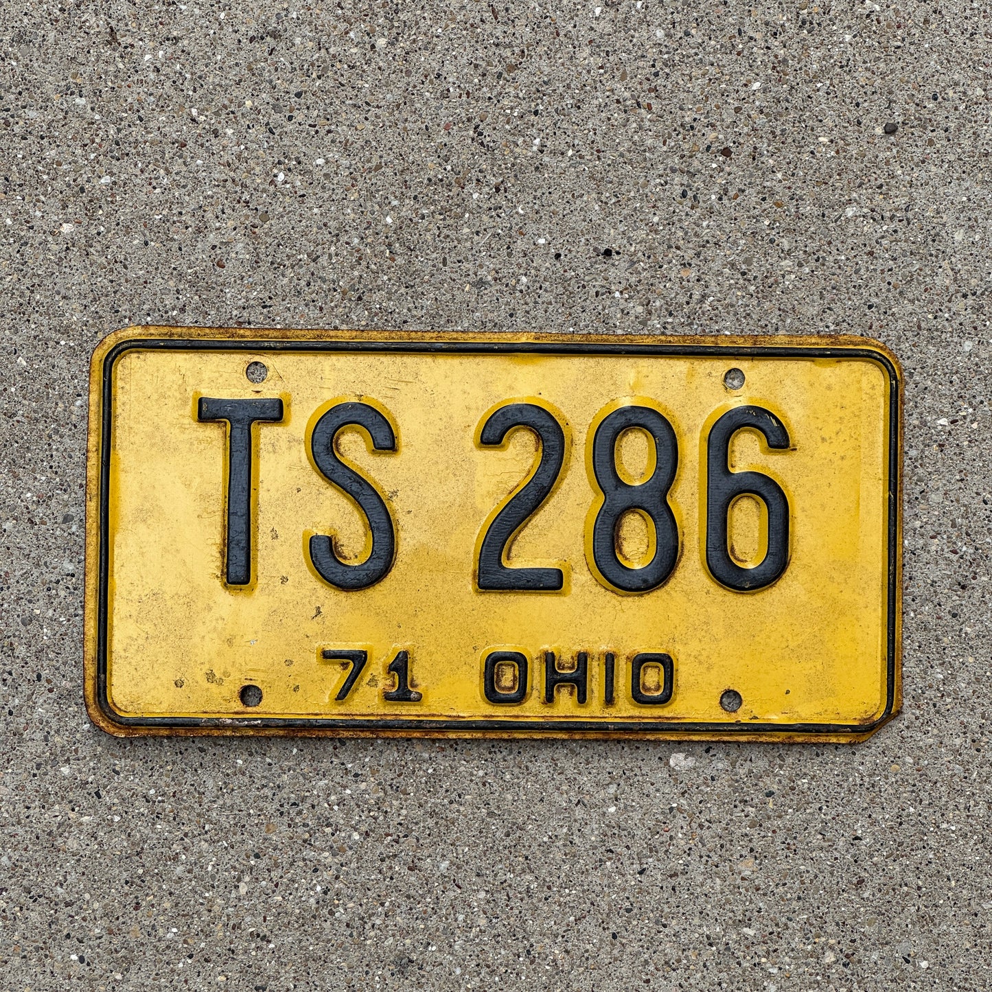 Photo of a 1971 Ohio License Plate Auto Tag 1 Vintage Garage TS 286 with original patina