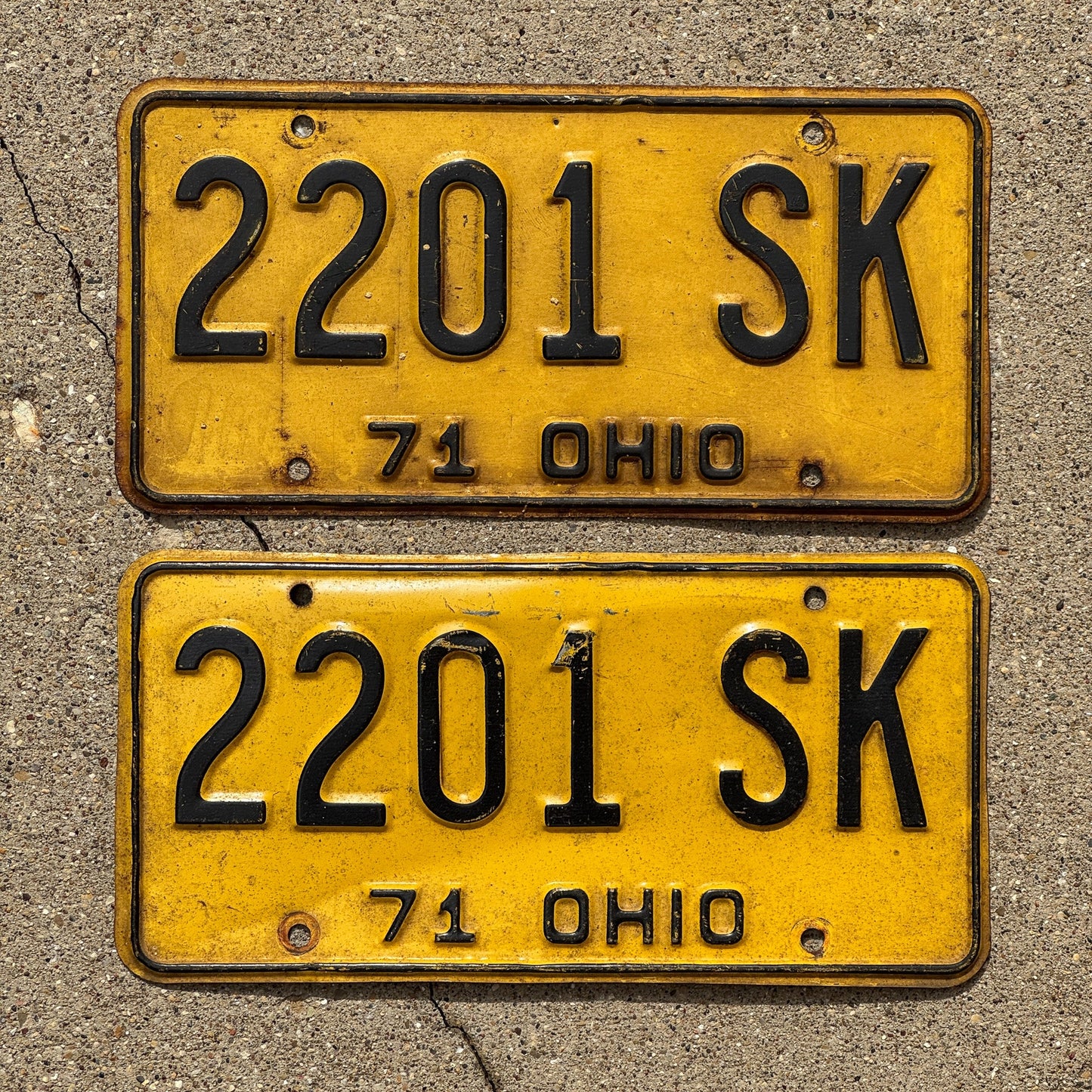 Photo of a 1971 Ohio License Plate Pair Auto Tag Garage Decor Vintage 2201 SK