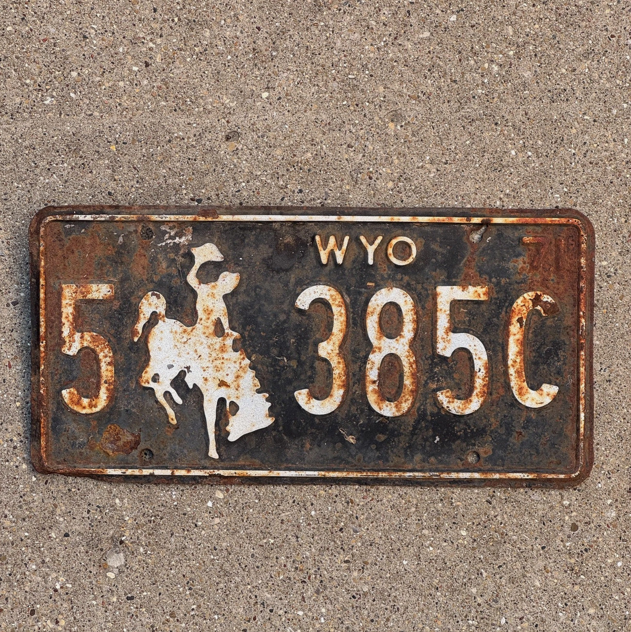 Photo of a 1971 Wyoming License Plate Auto Tag Garage Decor Vintage Albany County 5 385 C