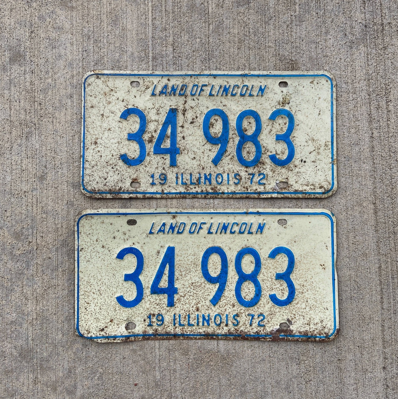 Photo of a 1972 Illinois License Plate Pair Auto Tag Garage Decor Vintage 34983 with original patina