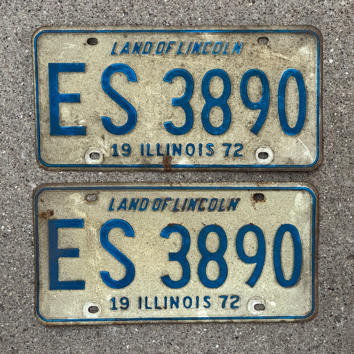 Photo of a 1972 Illinois License Plate Pair Auto Tag Garage Decor Vintage ES 3890 with original patina