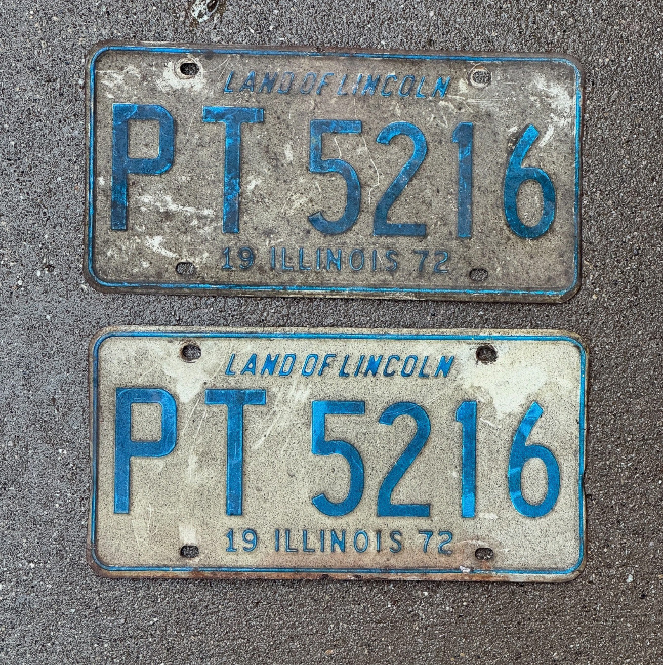 Photo of a 1972 Illinois License Plate Pair Auto Tag Garage Decor Vintage PT 5216
