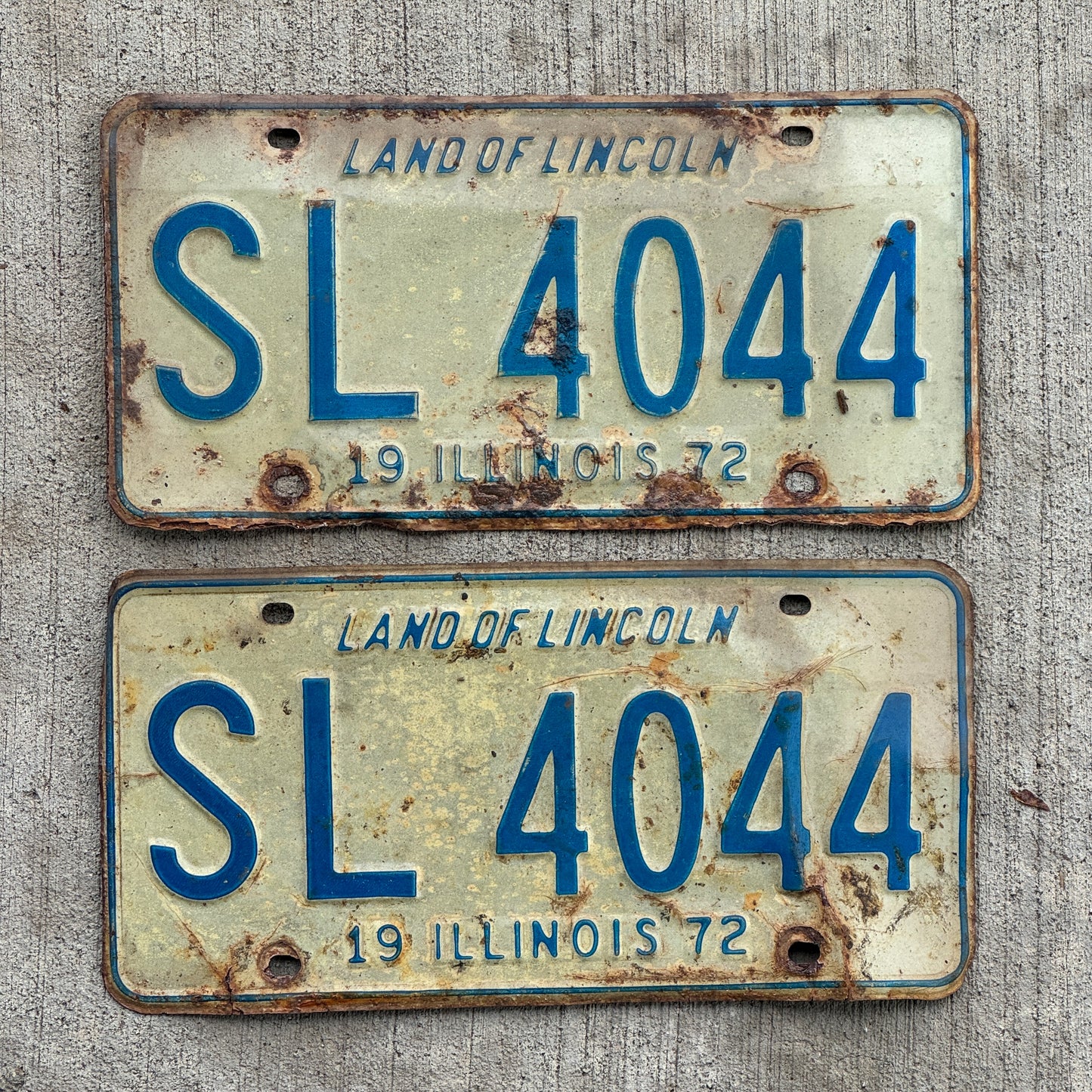 Photo of a 1972 Illinois License Plate Pair Auto Tag Garage Decor Vintage SL 4044 with original patina