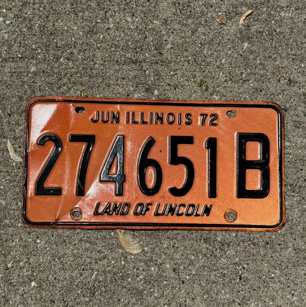 Photo of a 1972 Illinois Truck License Plate Auto Tag Garage Decor Vintage 274651 B