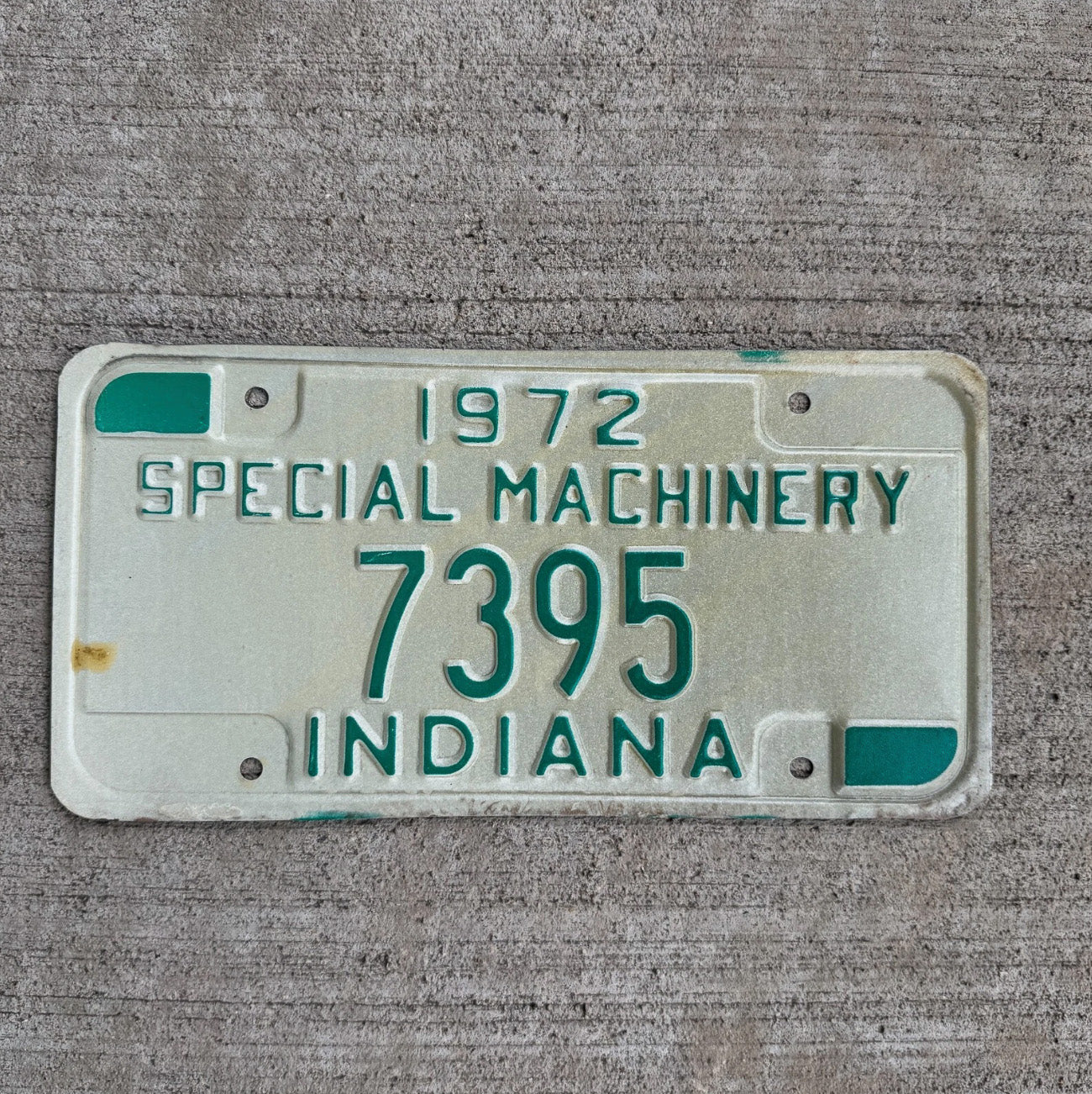 Photo of a 1972 Indiana Special Machinery License Plate Auto Tag Garage Decor Vintage 7395