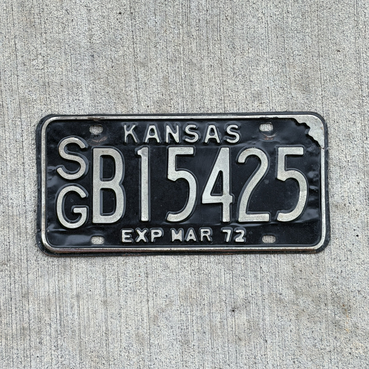 Photo of a 1972 Kansas License Plate Auto Tag Garage Decor Vintage SG B 15425 with original patina