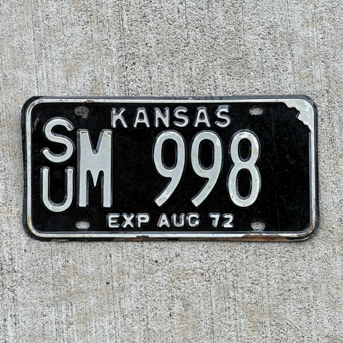 Photo of a 1972 Kansas License Plate Auto Tag Garage Decor Vintage SU M 998 with original patina