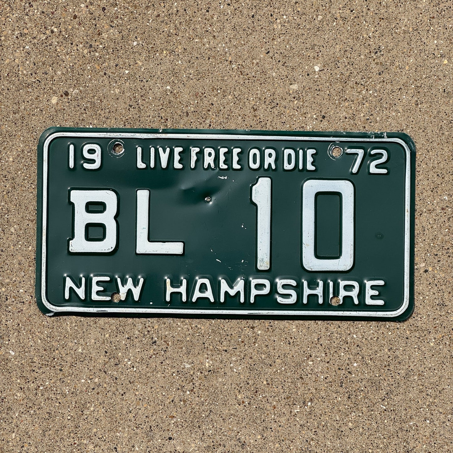 Photo of a 1972 New Hampshire License Plate Auto Tag Garage Decor Vintage BL 10