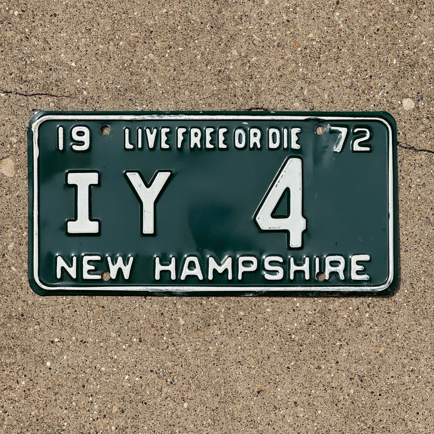 Photo of a 1972 New Hampshire License Plate Auto Tag Garage Decor Vintage IY 4