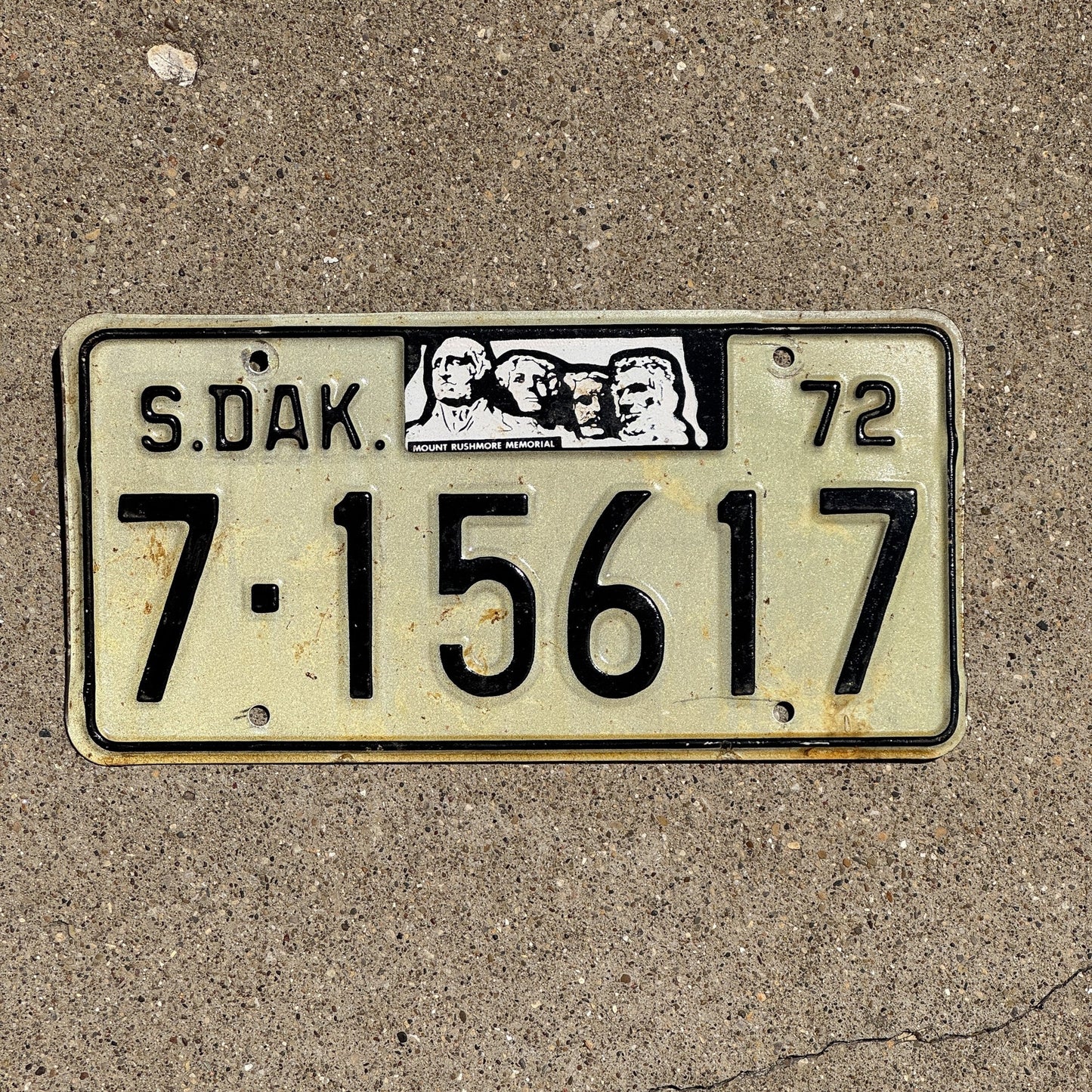 Photo of a 1972 South Dakota License Plate Auto Tag Garage Decor Vintage Yankton 7 15617