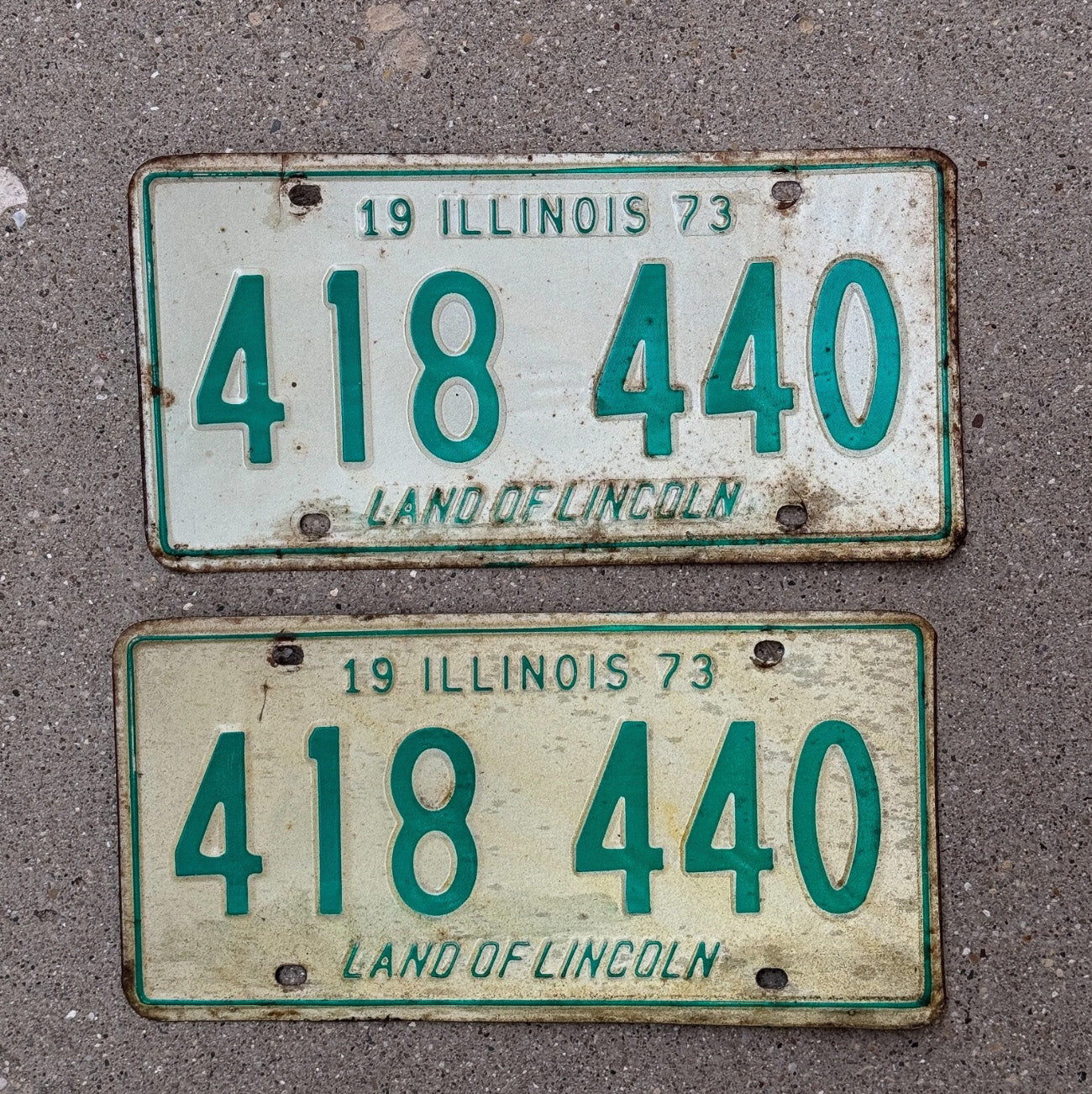 Photo of a 1973 Illinois License Plate Pair Auto Tag Garage Decor Vintage 418 440