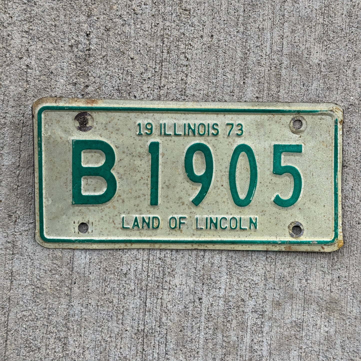 Photo of a 1973 Illinois MOPED License Plate Auto Tag Garage Decor Vintage B 1905