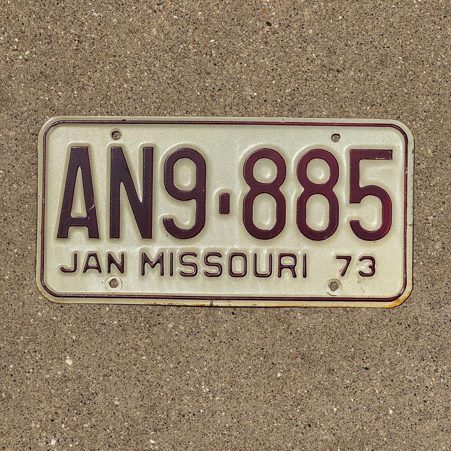 Photo of a 1973 Missouri License Plate Auto Tag Garage Decor Vintage AN 9885